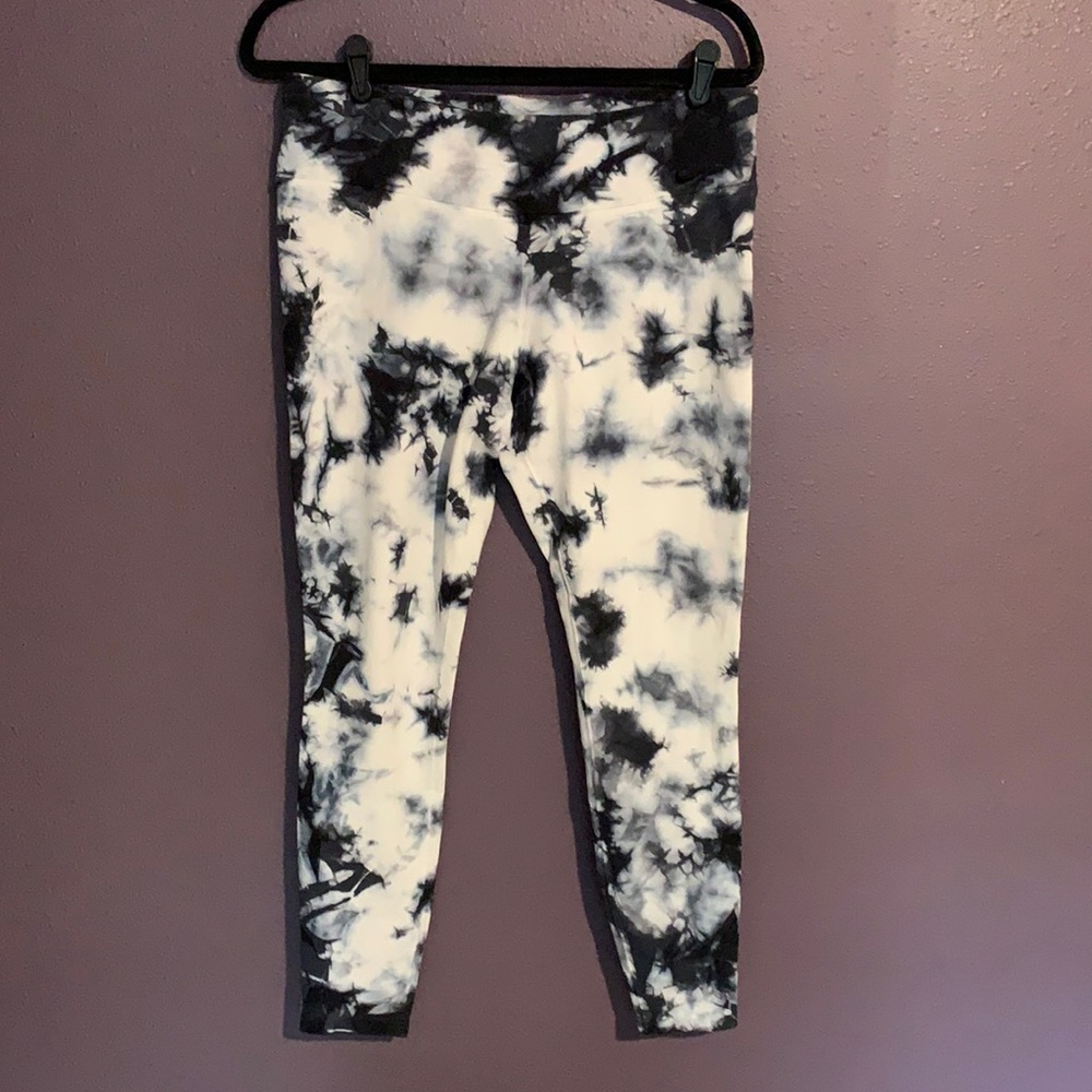 Nike leggings women’s size large